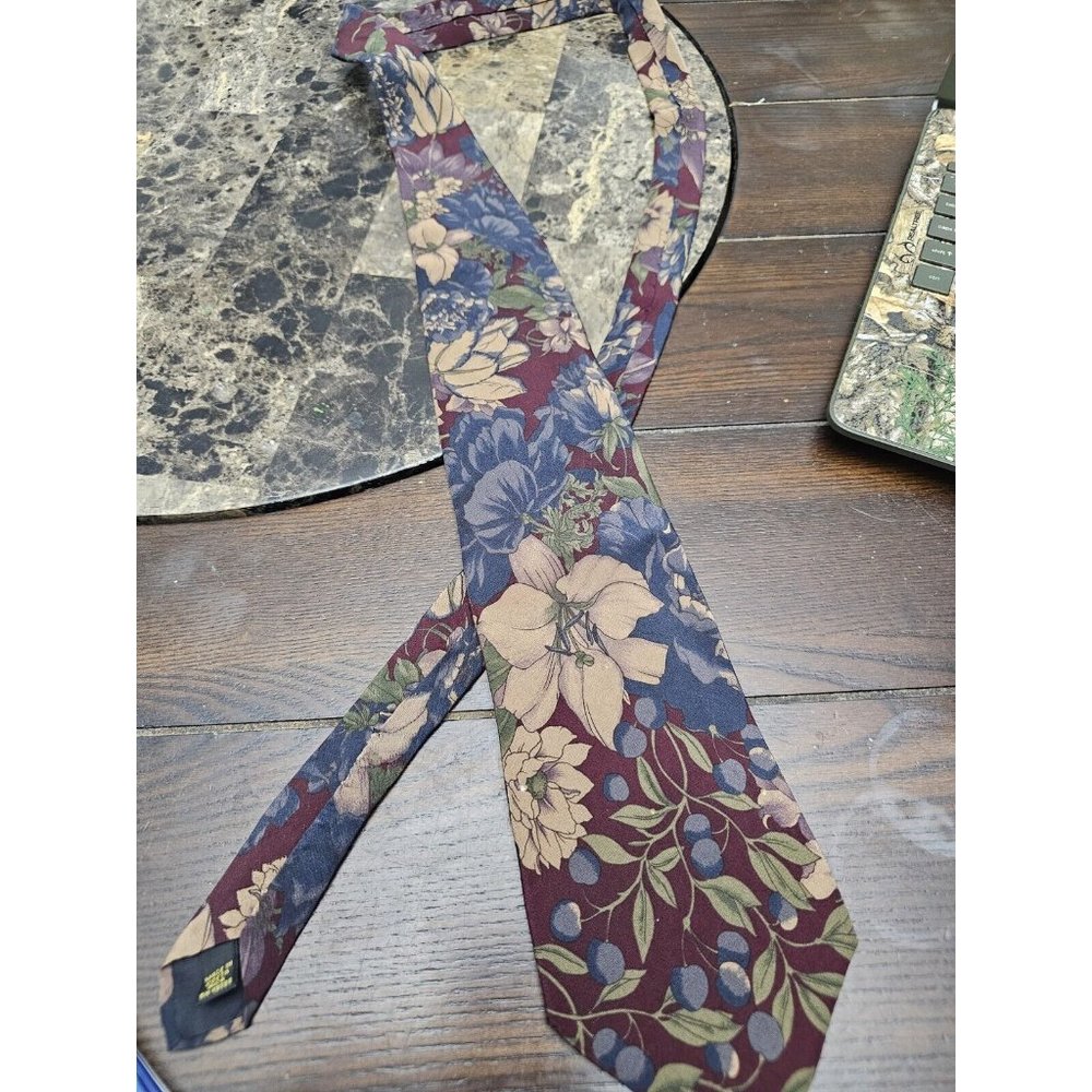 Aquascutum London 100% Silk Floral Adult Men's Neck Tie